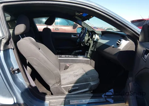 2007 Ford Mustang V6 Deluxe/V6 Premium z USA, uszkodzony, nr VIN 1ZVFT80N175258095